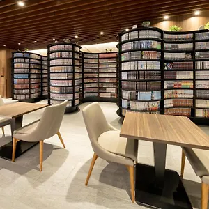 Hotel The Hedistar Nijo Comic & Books